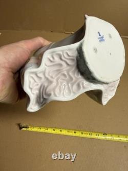 Lladro Spain Figure #6687 Sweet Sixteen Collectable Figure LOOKS Great No Box