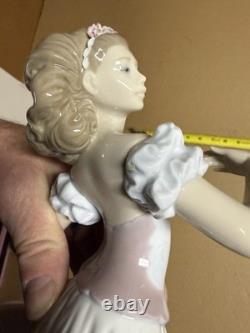 Lladro Spain Figure #6687 Sweet Sixteen Collectable Figure LOOKS Great No Box