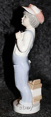 Lladro Spain Porcelain Figure Boy From Madrid Top