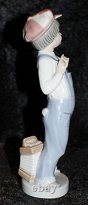 Lladro Spain Porcelain Figure Boy From Madrid Top