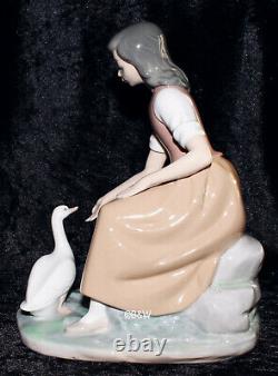 Lladro Spain Porcelain Figurine Girl with Goose Top 1. Choice