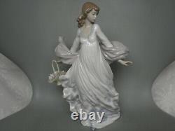 Lladro Spring Splendor Figure Lady Girl With Flower Basket #5898