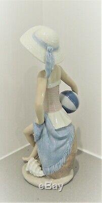 Lladro'Summer' Gloss Porcelain Figurine #5219. Designed 1984 Juan Huerta