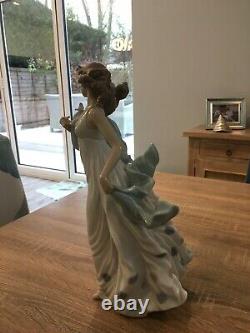 Lladro Summer Serenade Figurine No 6193