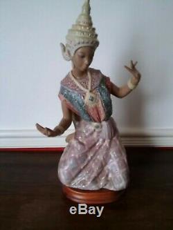Lladro Thai Siamese Lady Figure