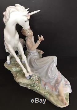 Lladro The Goddess and Unicorn. 6007. Joan Coderch. Retired 2004. 13'' wide