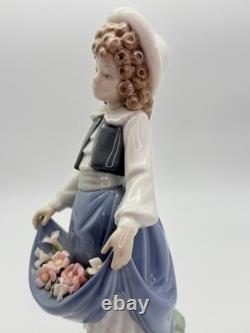 Lladro The School Girl Porcelain Figurine Nao By Lladro Spain #1005 Retired