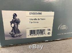 Lladro'Valencia girl with flowers figurine' MINT CONDITION