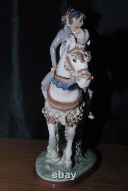 Lladro Valencian Couple On Horse Figurine #1472