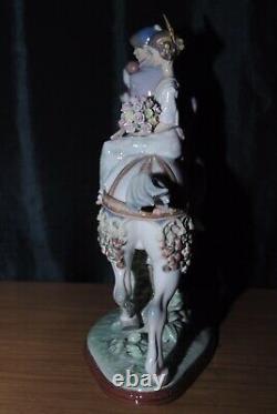 Lladro Valencian Couple On Horse Figurine #1472