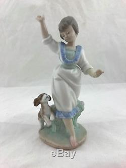 Lladro Wednesday's Child Niña Miercoles girl and dog figurine 6016