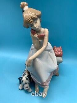 Lladro'chit Chat' Figurine 5466 Girl On The Phone With Her Dog 1987