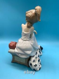 Lladro'chit Chat' Figurine 5466 Girl On The Phone With Her Dog 1987