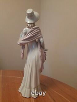 Lladro -dainty Lady- Large Figure Model 4934 Girl Woman Dress Hat Bonnet Shawl
