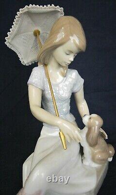 Lladro figure PICTURE PERFECT girl & dog 7612 5th anniversary special 1991-1991