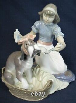 Lladro figure TAKE YOUR MEDICINE model 5921 produced 1992-1998