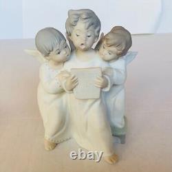 Lladro figurine Spain Nao Daisa Vtg sculpture statue decor Angel Carolers Noel