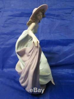 Lladro figurine Tela al Viento Rosa May Dance Jose Puche #5662 Retired 2005