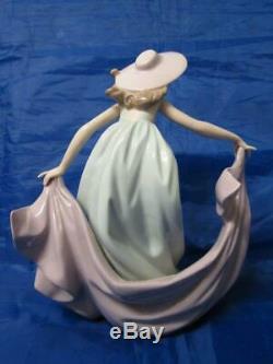 Lladro figurine Tela al Viento Rosa May Dance Jose Puche #5662 Retired 2005