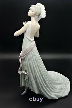 Lladro figurine Temis 6283 Spanish Porcelain