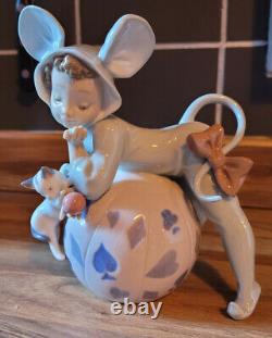 Lladro figurine very rare Mischevious Mouse (05881) MINT Condition in Box