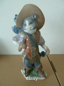 Lladro-puss In Boots Figure