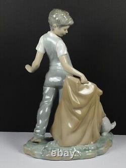 Lovely Large Lladro Nao Figure Fighting The Dog 02000161