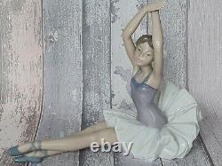 Lovely Large Lladro Nao Figure Pert Ballerina #01208