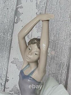 Lovely Large Lladro Nao Figure Pert Ballerina #01208