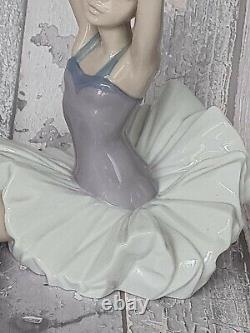 Lovely Large Lladro Nao Figure Pert Ballerina #01208