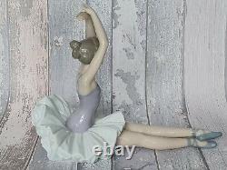 Lovely Large Lladro Nao Figure Pert Ballerina #01208