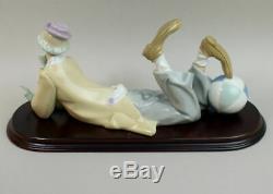 Lovely Lladro Fine Porcelain Figure Of A Clown Lying Down 4618