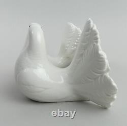 Lovely Lladro Fine Porcelain Figure Of Doves Kissing #1169