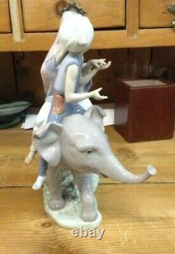 Lovely Rare Lladro Hindu Children on Elephant 5352 Porcelain Figurine SU1870