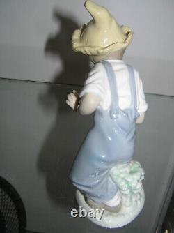 Lovely Rare Nao By Lladro Figure Little Visitor 1096 Farm Boy With Bird On Foot