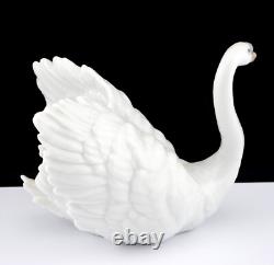 Lovely Retired Lladro Gloss Figure White Swan 6175