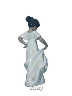 MINT Spain Vintage 1989 Pretty Nightgown withFlight NAO LLADRO OAISA BRILLO #01110