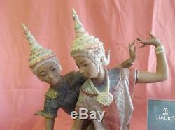 Magnificent Lladro GRES L12058 The Thai Couple Very Tall Piece 20 inches