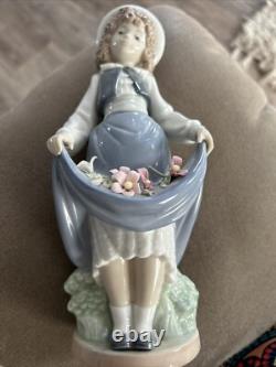 NAO #2001005 Girl with Flowers Retired -mint condition without box 9 tall