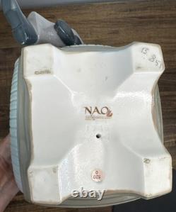NAO BY LLADRO 1346 IN GRANDPAS ARMS With Original Box
