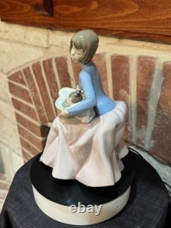 NAO BY LLADRO BUNDLE OF LOVE #1214 (mint condition)