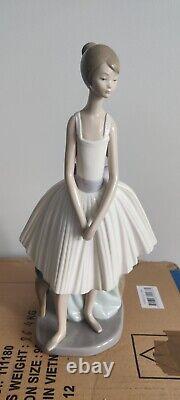 NAO BY LLADRO DANCE BALLERINA DANCE #0377 12.5 inch LADY FIGURE