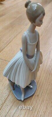 NAO BY LLADRO DANCE BALLERINA DANCE #0377 12.5 inch LADY FIGURE