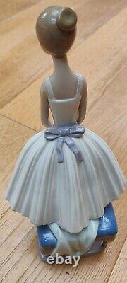 NAO BY LLADRO DANCE BALLERINA DANCE #0377 12.5 inch LADY FIGURE