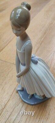 NAO BY LLADRO DANCE BALLERINA DANCE #0377 12.5 inch LADY FIGURE