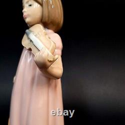 NAO BY LLADRO, GIRL PLAYING VIOLIN #1034, Figure'86 -EXC CONDITION