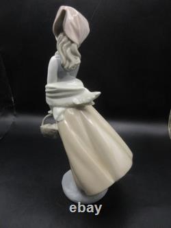 NAO BY LLADRO Girl with Egg/Fruit Basket 4834 9.5 Figurine Sculpture EXCELLENT