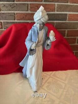 NAO BY LLADRO KING BALTHASAR WITH JUG #12036 Christmas Nativity excellent