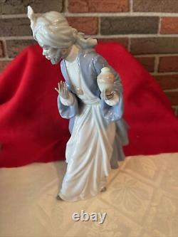 NAO BY LLADRO KING BALTHASAR WITH JUG #12036 Christmas Nativity excellent