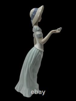 NAO BY LLADRO THE BUTTERFLY'S DANCE #1398 by Jose Javier Malavia MINT Cond